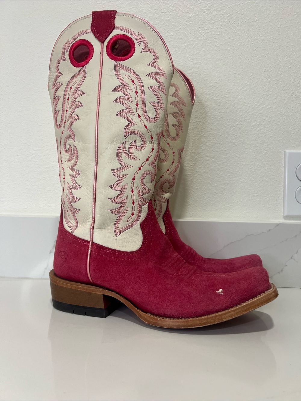 Ariat Women's Pink and Cream Western Cowgirl Boots size 7.5 - Picture 3 of 8